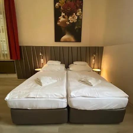 Peto Apartment *
